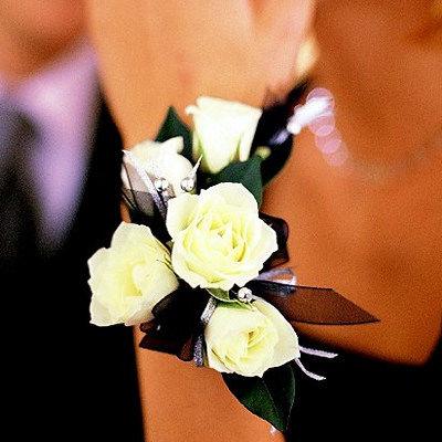 White Spray Rose Wrist Corsage