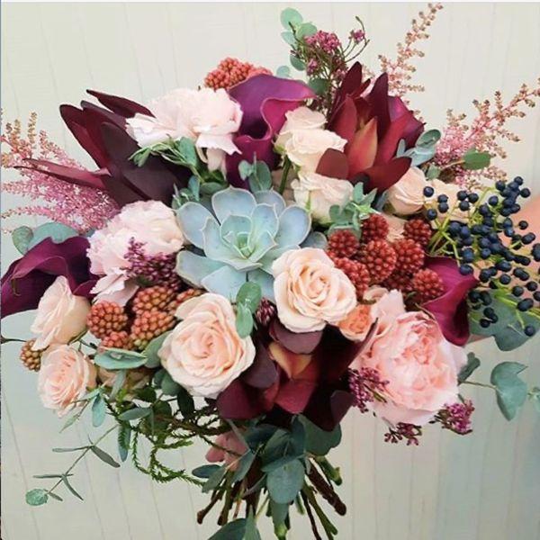Chelle Bridal Bouquet  Garden-Style Wedding Bouquet – Fleurish