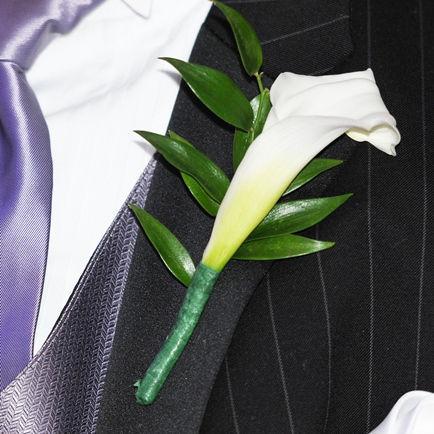 Single White Mini Calla Boutonniere