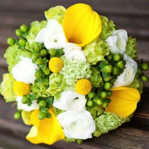 yellow flower wedding arrangements