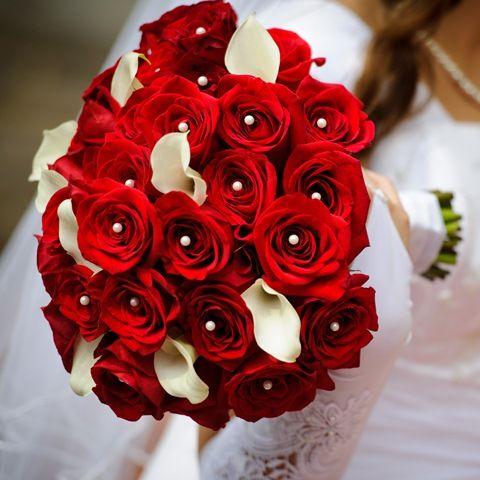 red and pink rose wedding bouquet