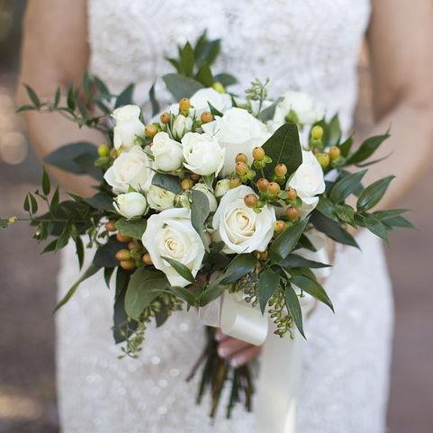 Ivory Roses & Baby's Breath Bridal Bouquet – Bunches Direct USA